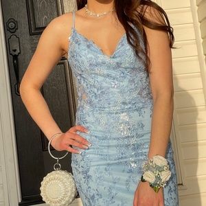 Ellie Wilde Prom/Formal Dress size 4, Light blue, Perfect condition, Worn 1 time